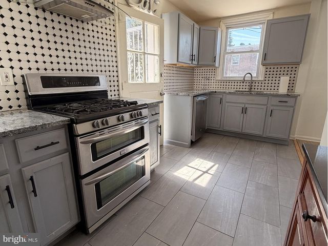 610 LONGSHORE AVE, Philadelphia, PA 19111