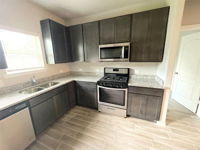 954 Redinger Ridge Drive, Houston, TX 77336