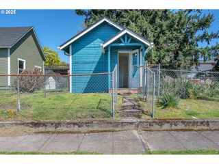 203 GRANT St, Kelso, WA 98626