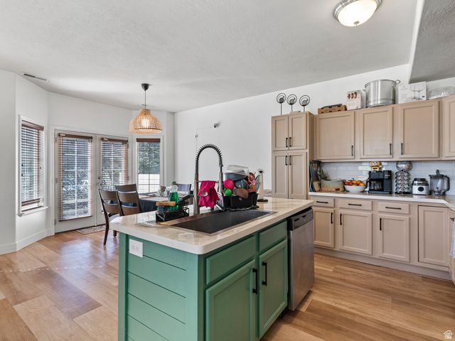 273 E SUNSHINE DR, Saratoga Springs, UT 84045