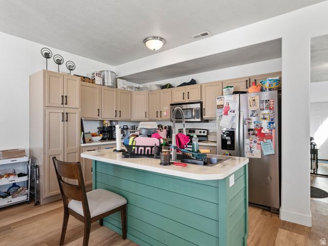 273 E SUNSHINE DR, Saratoga Springs, UT 84045