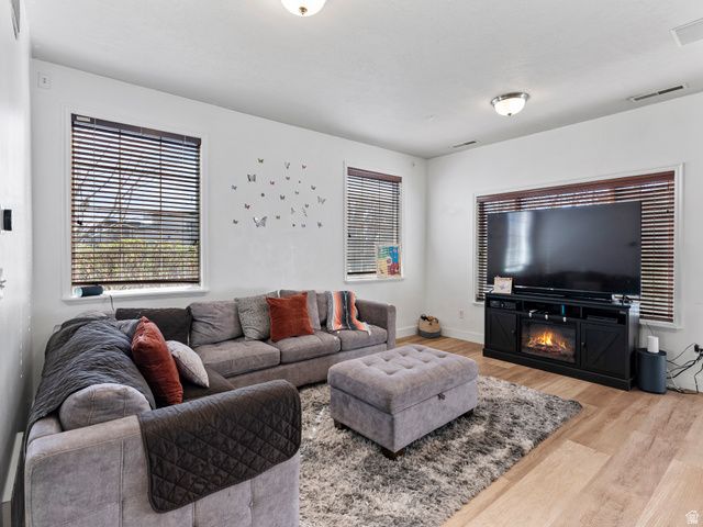 273 E SUNSHINE DR, Saratoga Springs, UT 84045