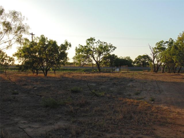 11 AC Us-83, Bradshaw, TX 79567