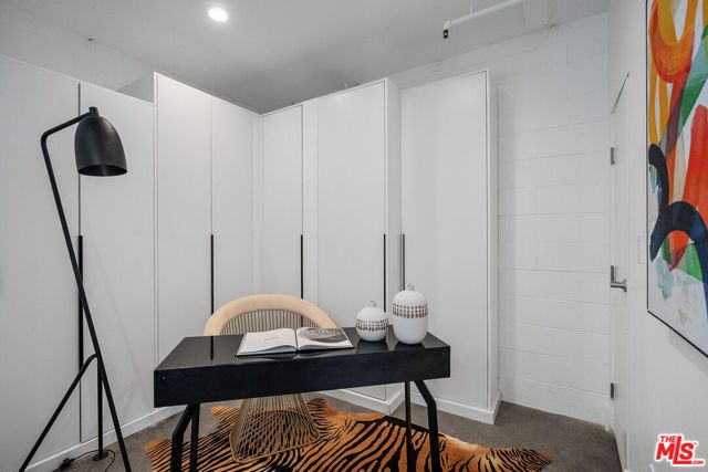 1037 N Laurel Avenue 19, West Hollywood, CA 90046