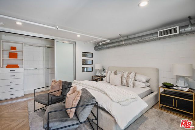 1037 N Laurel Avenue 19, West Hollywood, CA 90046