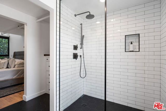 1037 N Laurel Avenue 19, West Hollywood, CA 90046