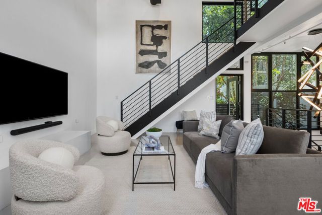 1037 N Laurel Avenue 19, West Hollywood, CA 90046