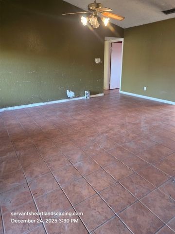 709 Southoak Drive, Athens, TX 75751