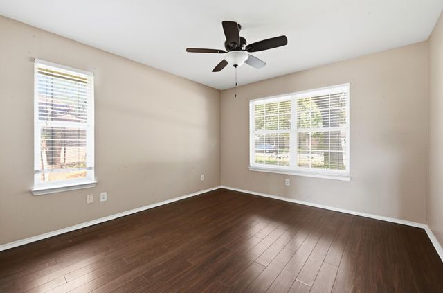 1068 Memorial CIR, New Braunfels, TX 78130