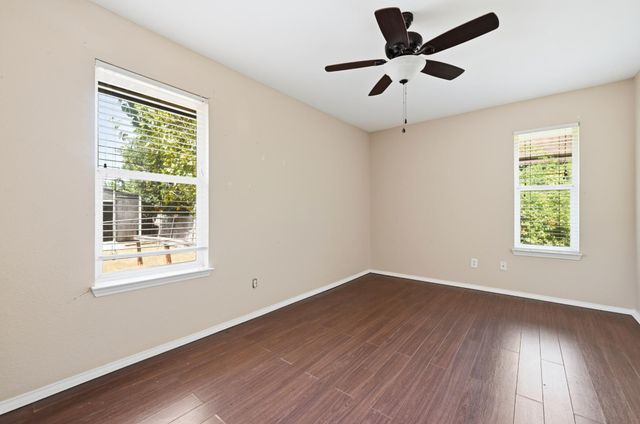 1068 Memorial CIR, New Braunfels, TX 78130