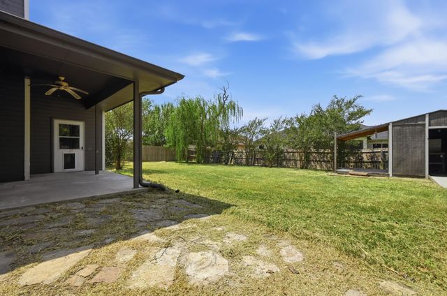 1068 Memorial CIR, New Braunfels, TX 78130