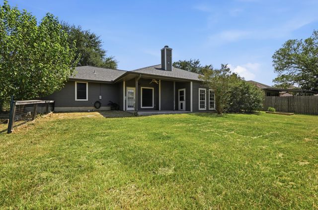 1068 Memorial CIR, New Braunfels, TX 78130