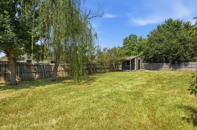 1068 Memorial CIR, New Braunfels, TX 78130