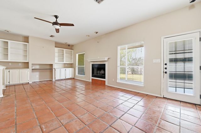 1068 Memorial CIR, New Braunfels, TX 78130