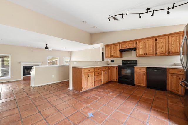 1068 Memorial CIR, New Braunfels, TX 78130