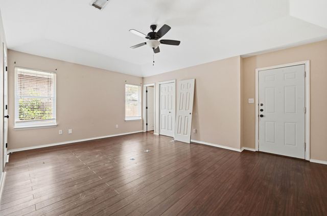 1068 Memorial CIR, New Braunfels, TX 78130