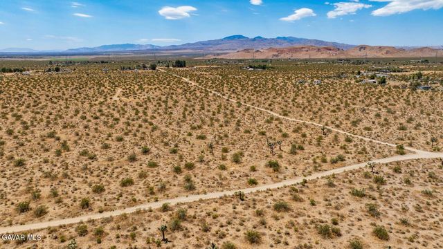 17 Desarae Street, Mojave, CA 93501