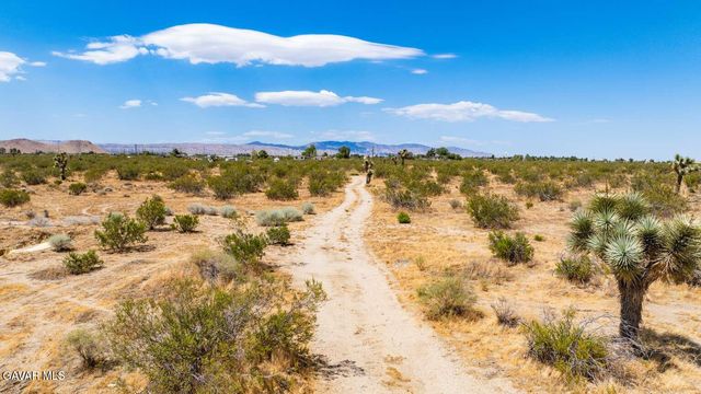 17 Desarae Street, Mojave, CA 93501