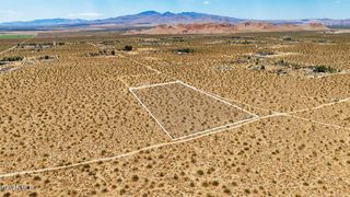 17 Desarae Street, Mojave, CA 93501