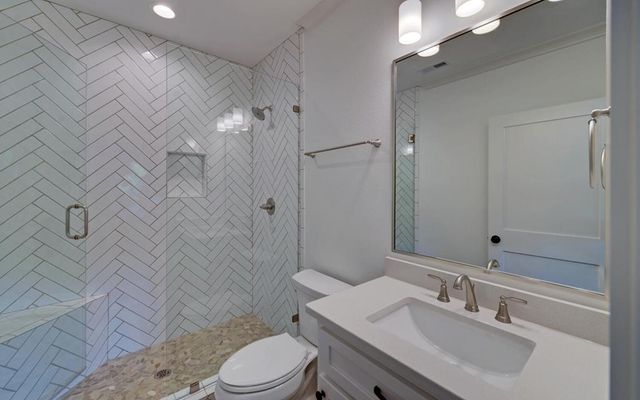 776 N Main Street, Hiawassee, GA 30546