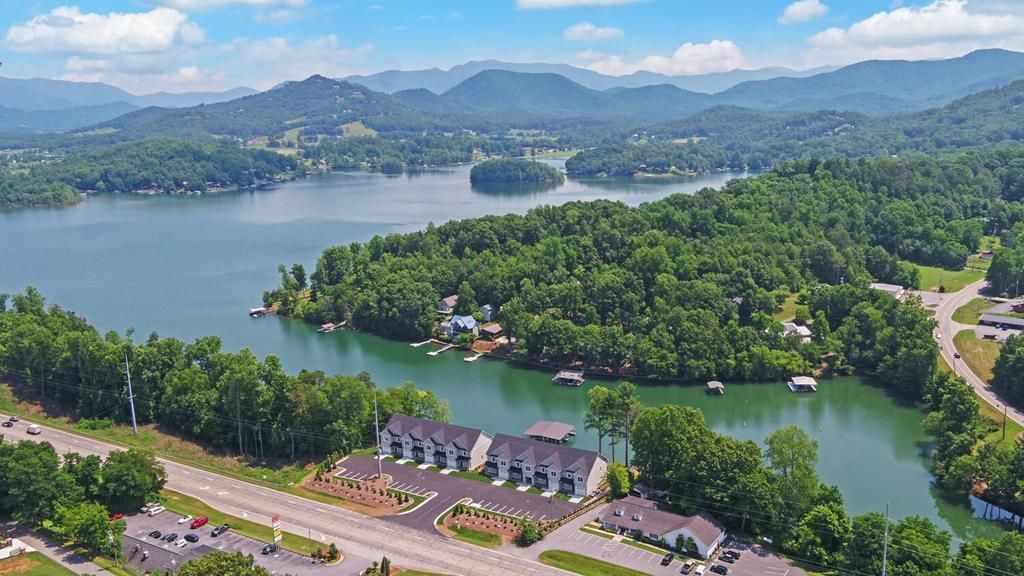 776 N Main Street, Hiawassee, GA 30546