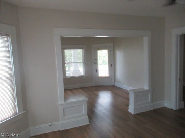 1520 Ridgewood Avenue, Lakewood, OH 44107