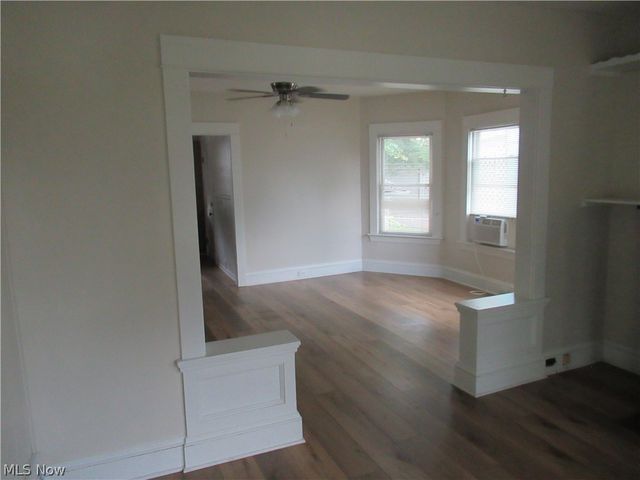 1520 Ridgewood Avenue, Lakewood, OH 44107