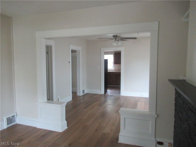 1520 Ridgewood Avenue, Lakewood, OH 44107