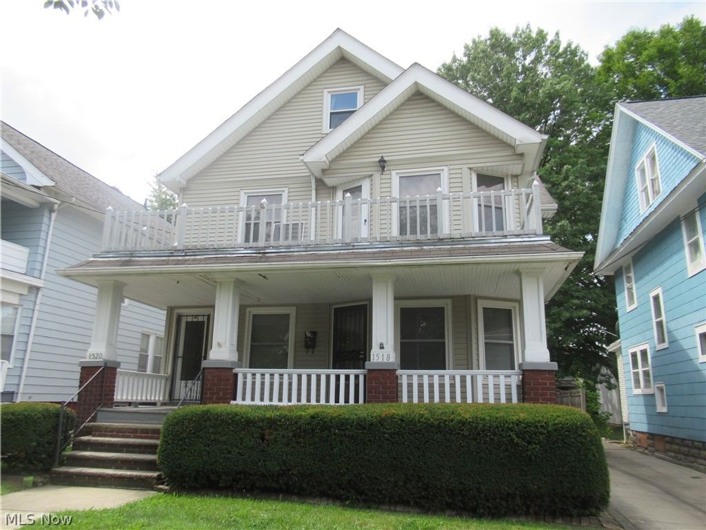 1520 Ridgewood Avenue, Lakewood, OH 44107