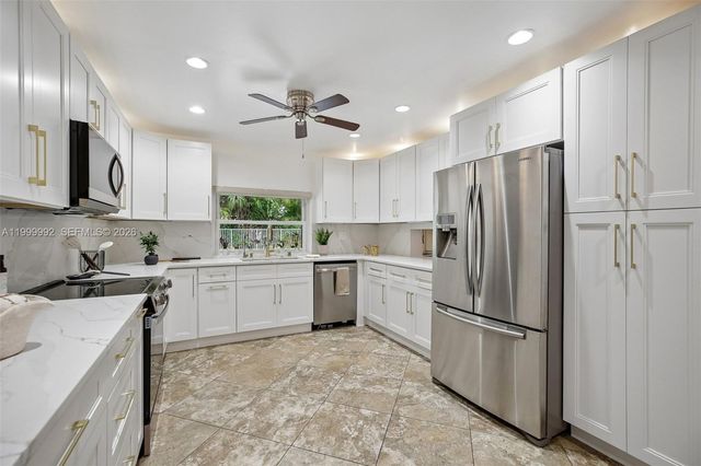 16751 Waters Edge Dr, Weston, FL 33326