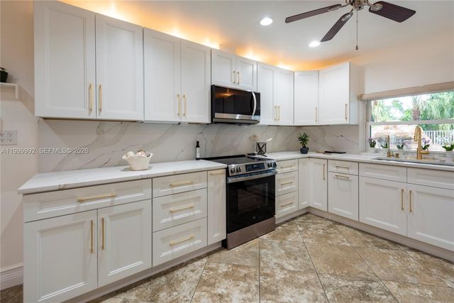 16751 Waters Edge Dr, Weston, FL 33326