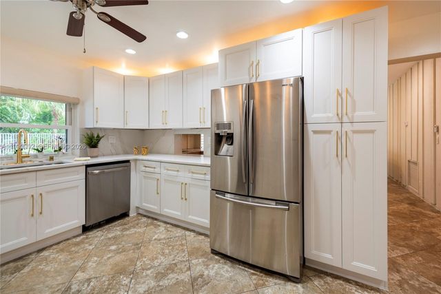 16751 Waters Edge Dr, Weston, FL 33326