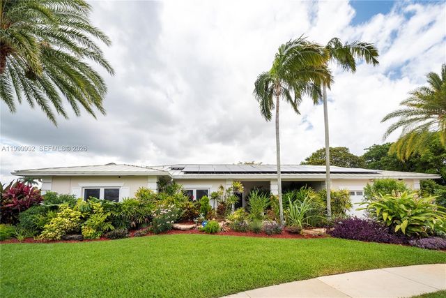 16751 Waters Edge Dr, Weston, FL 33326