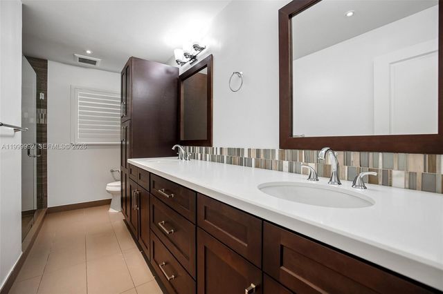 16751 Waters Edge Dr, Weston, FL 33326