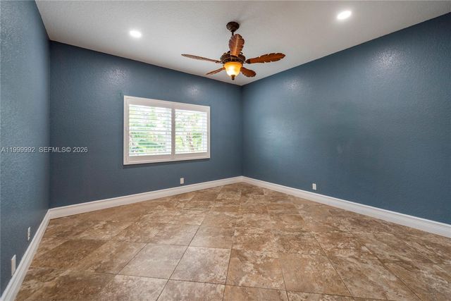 16751 Waters Edge Dr, Weston, FL 33326
