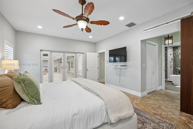 16751 Waters Edge Dr, Weston, FL 33326