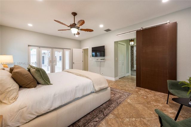 16751 Waters Edge Dr, Weston, FL 33326