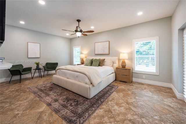 16751 Waters Edge Dr, Weston, FL 33326