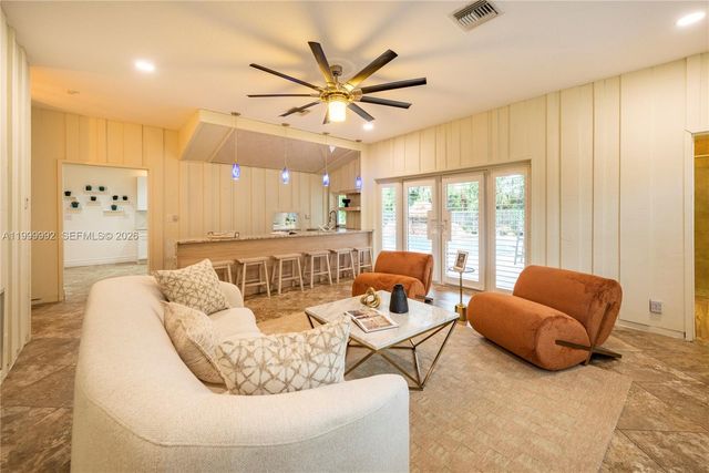 16751 Waters Edge Dr, Weston, FL 33326