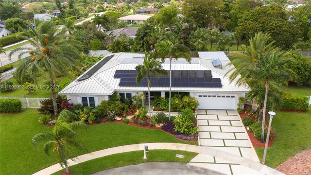 16751 Waters Edge Dr, Weston, FL 33326