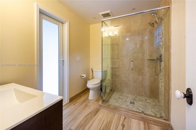16751 Waters Edge Dr, Weston, FL 33326