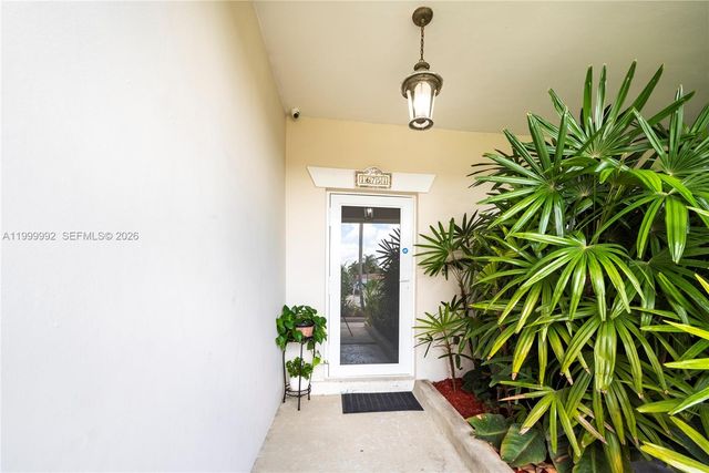 16751 Waters Edge Dr, Weston, FL 33326