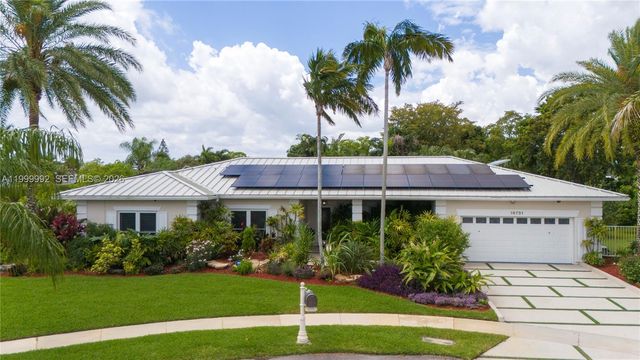 16751 Waters Edge Dr, Weston, FL 33326