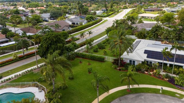 16751 Waters Edge Dr, Weston, FL 33326