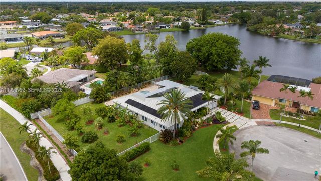 16751 Waters Edge Dr, Weston, FL 33326
