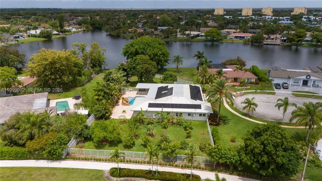 16751 Waters Edge Dr, Weston, FL 33326