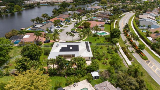 16751 Waters Edge Dr, Weston, FL 33326