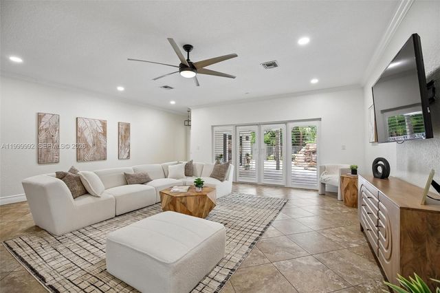 16751 Waters Edge Dr, Weston, FL 33326