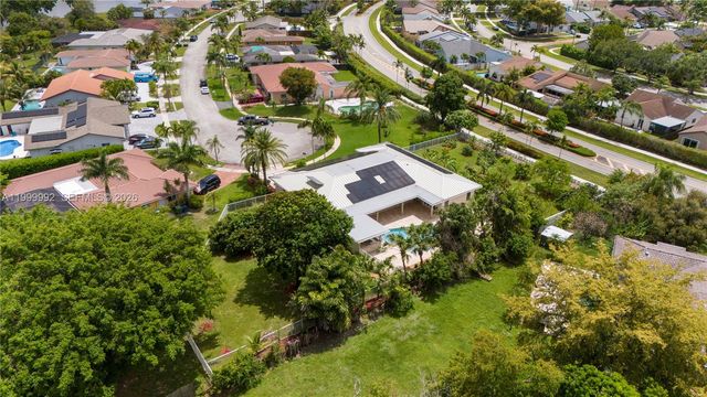 16751 Waters Edge Dr, Weston, FL 33326