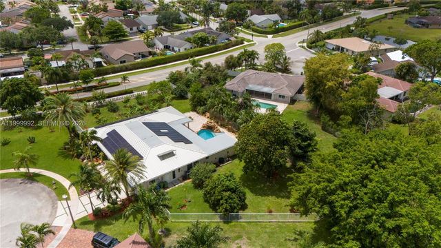 16751 Waters Edge Dr, Weston, FL 33326